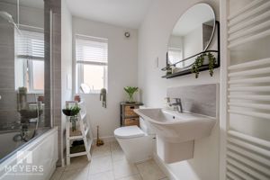 Family Bathroom- click for photo gallery